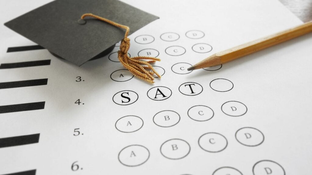 الفرق بين ACT و SAT 