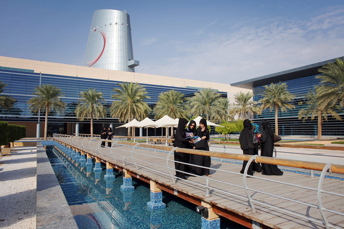تخصصات جامعة زايد
