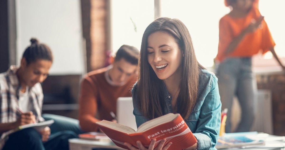 شروط العمل أثناء الدراسة في بريطانيا